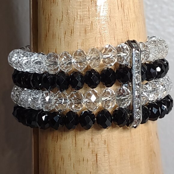 Black And Clear Glass Bead Stretch Bracelet - Picture 1 of 6
